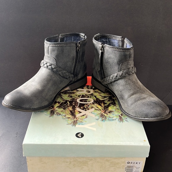 Roxy Madison Boots - Picture 3 of 8